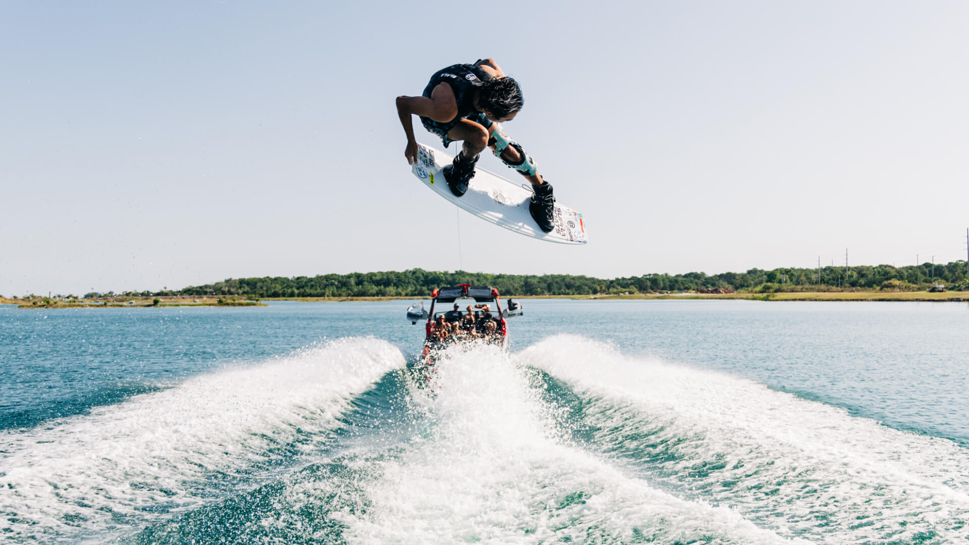 How to Get Up on a Wakeboard: A Comprehensive Guide