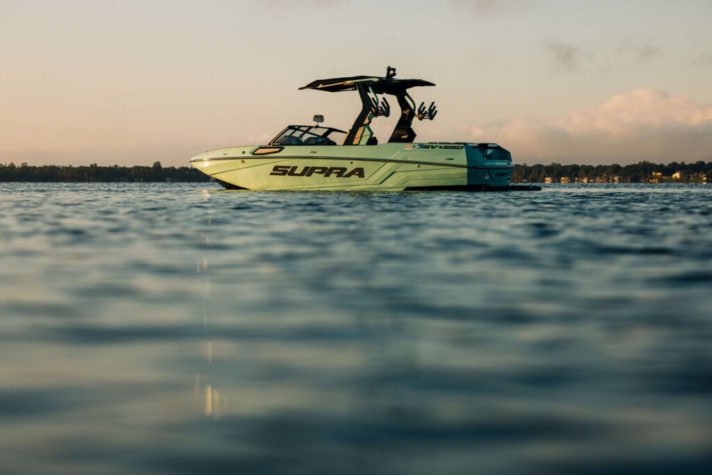 Unlocking the Hidden Gem: Late Summer to Early Fall – Some of the best times to go boating!